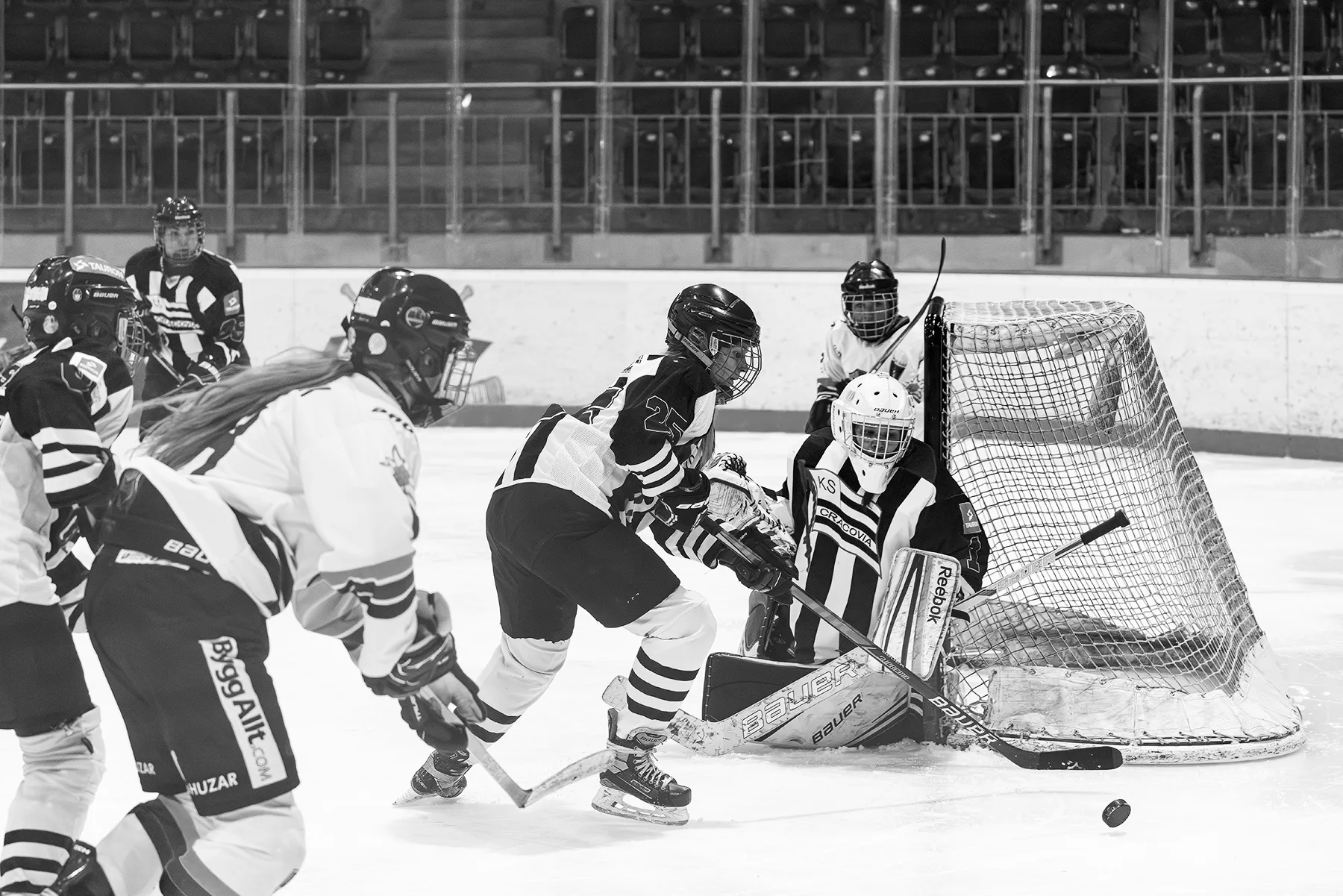 magda chudzik documentary photography womens ice hockey